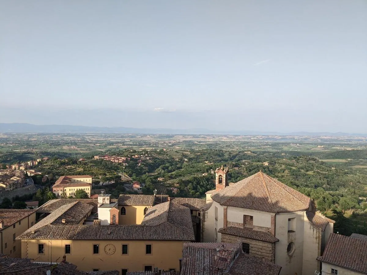 The Roof House Apartment Montepulciano Italy